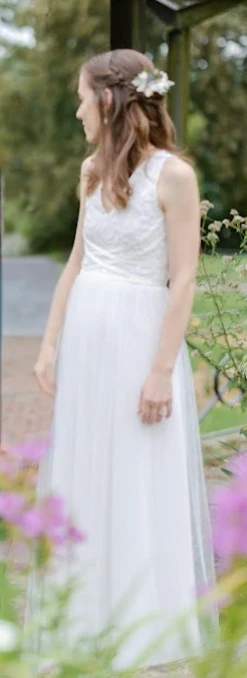 Alice en robe de mariée création maison – vue en mouvement, jupe tulle aérienne et finitions perles – robe inspirée Justin Alexander