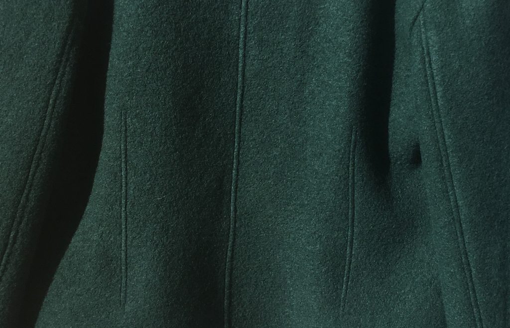 Veste Armélia - vue du dos et des multiple surpiqure